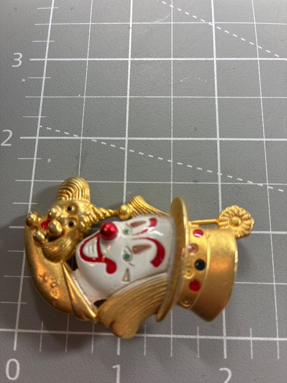 Vintage Danecraft Clown Brooch Dog Enamel Rhinestone Gold Tone Figural Pin - Picture 7 of 7
